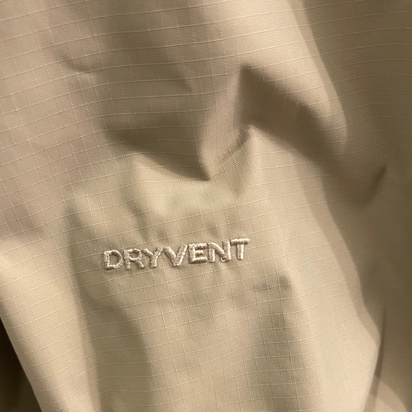 The North Face Khaki Windbreaker - Picture 3 of 11